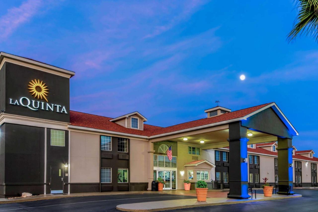 La Quinta By Wyndham Brooks Base 3*