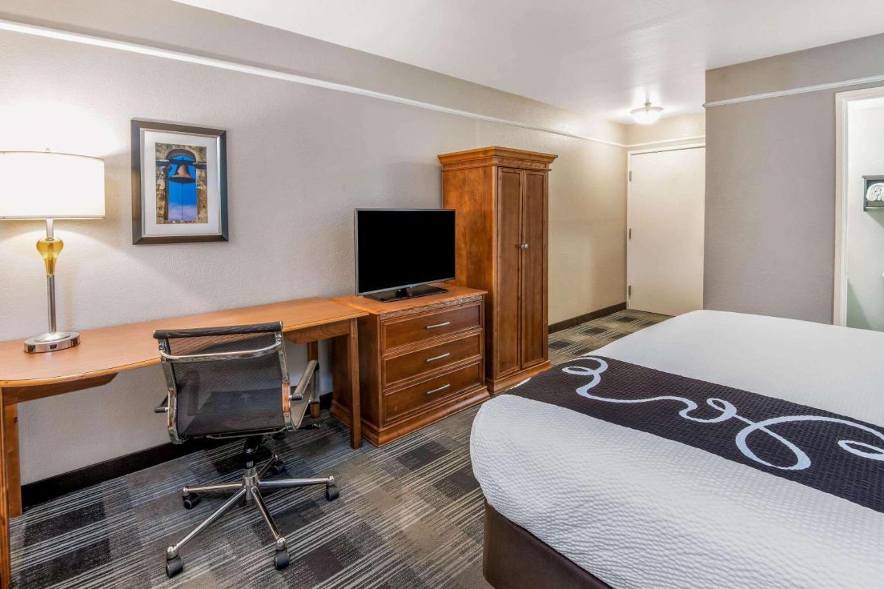 La Quinta By Wyndham Brooks Base Hotel
